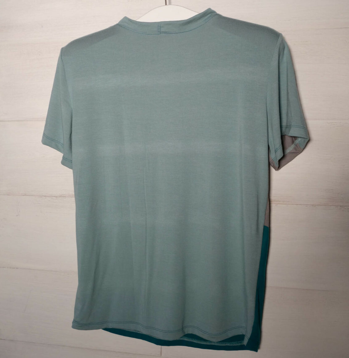 T-Shirt aus Tencel und Bambus-Jersey in petrol/ grau diagonal gestreift
