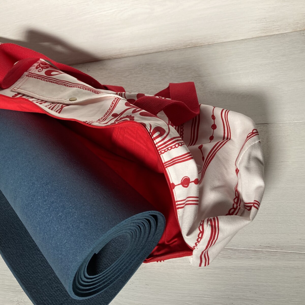 Yoga- /Sporttasche rot/ weiß